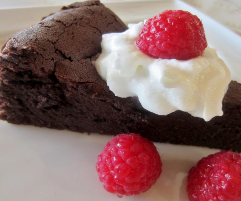 Low-fat, flourless, chocolate cake